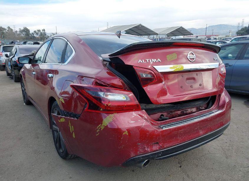 Photo 6 of 2017 Nissan Altima 2.5 SR (VIN 1N4AL3AP4HC228804)