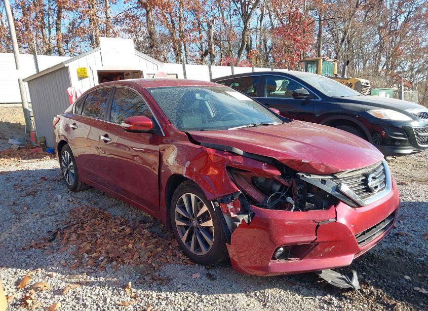 2017 Nissan Altima 2.5 SV (VIN 1N4AL3AP4HC229712) main photo