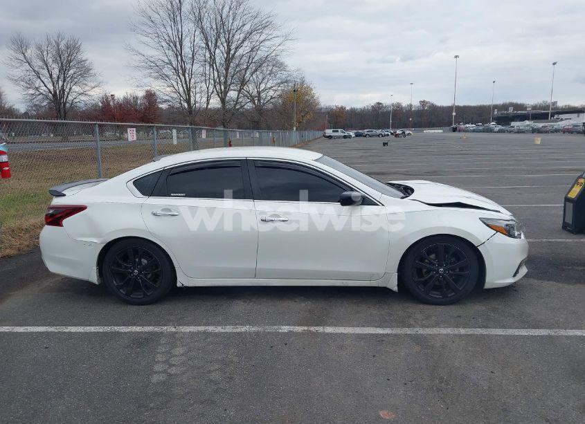 Photo 13 of 2017 Nissan Altima 2.5 SR (VIN 1N4AL3AP4HC250110)