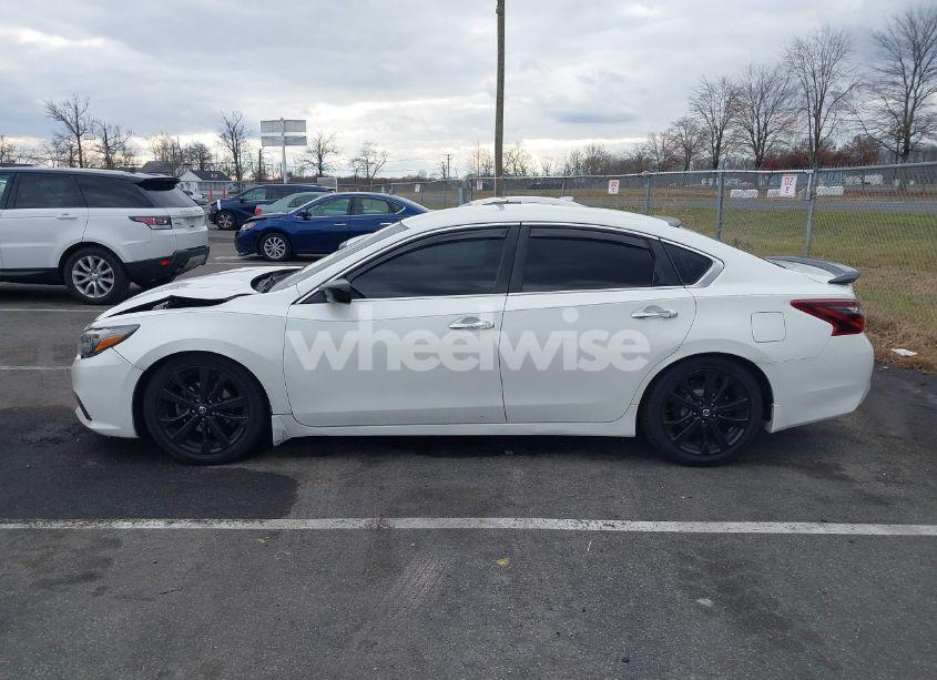 Photo 14 of 2017 Nissan Altima 2.5 SR (VIN 1N4AL3AP4HC250110)