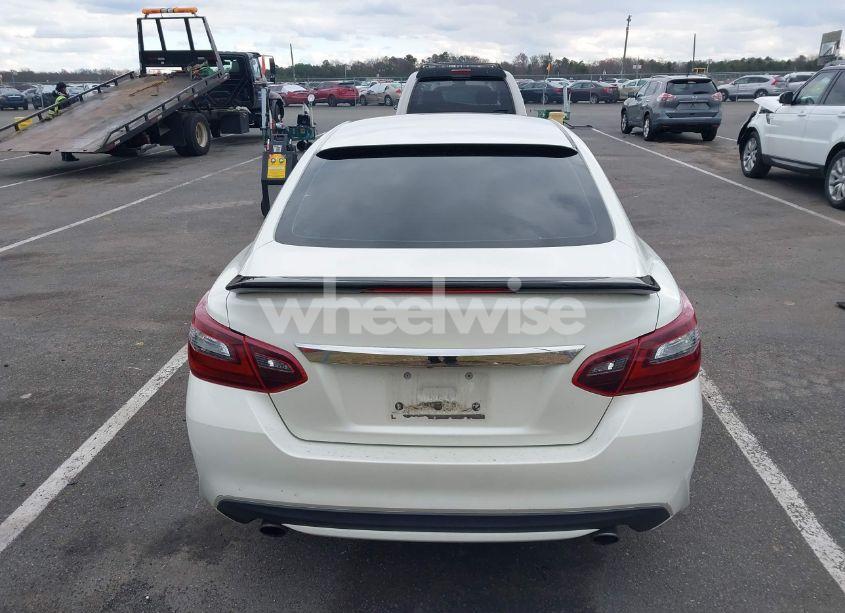 Photo 16 of 2017 Nissan Altima 2.5 SR (VIN 1N4AL3AP4HC250110)