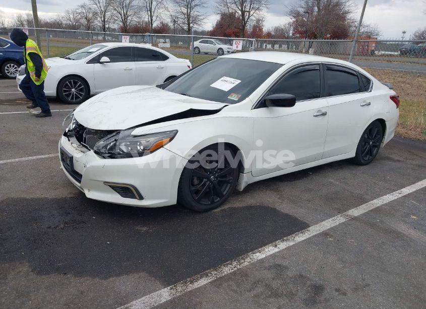 Photo 2 of 2017 Nissan Altima 2.5 SR (VIN 1N4AL3AP4HC250110)