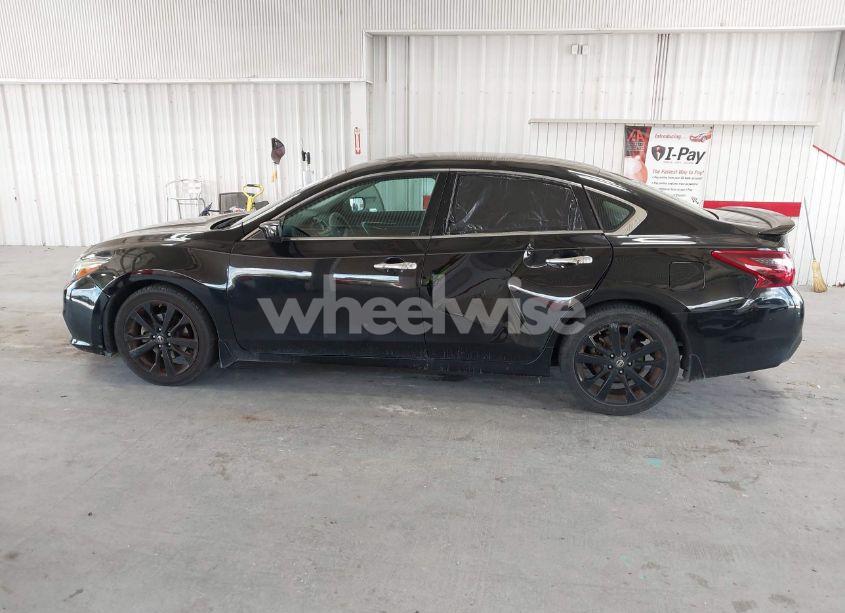 Photo 14 of 2017 Nissan Altima 2.5 SR (VIN 1N4AL3AP4HC251614)