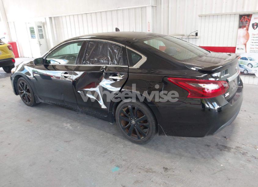 Photo 3 of 2017 Nissan Altima 2.5 SR (VIN 1N4AL3AP4HC251614)