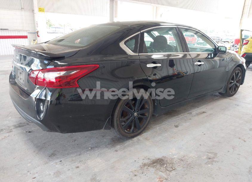 Photo 4 of 2017 Nissan Altima 2.5 SR (VIN 1N4AL3AP4HC251614)