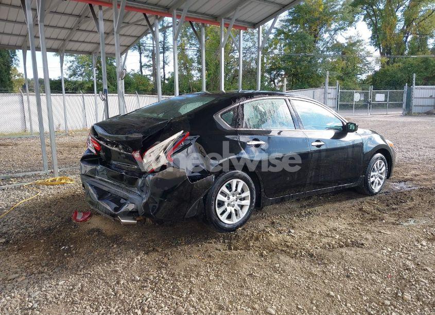 Photo 4 of 2017 Nissan Altima 2.5 S (VIN 1N4AL3AP4HC255808)