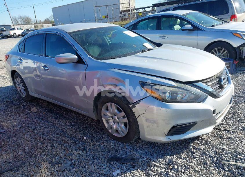 2017 Nissan Altima 2.5 S (VIN 1N4AL3AP4HC256215) main photo