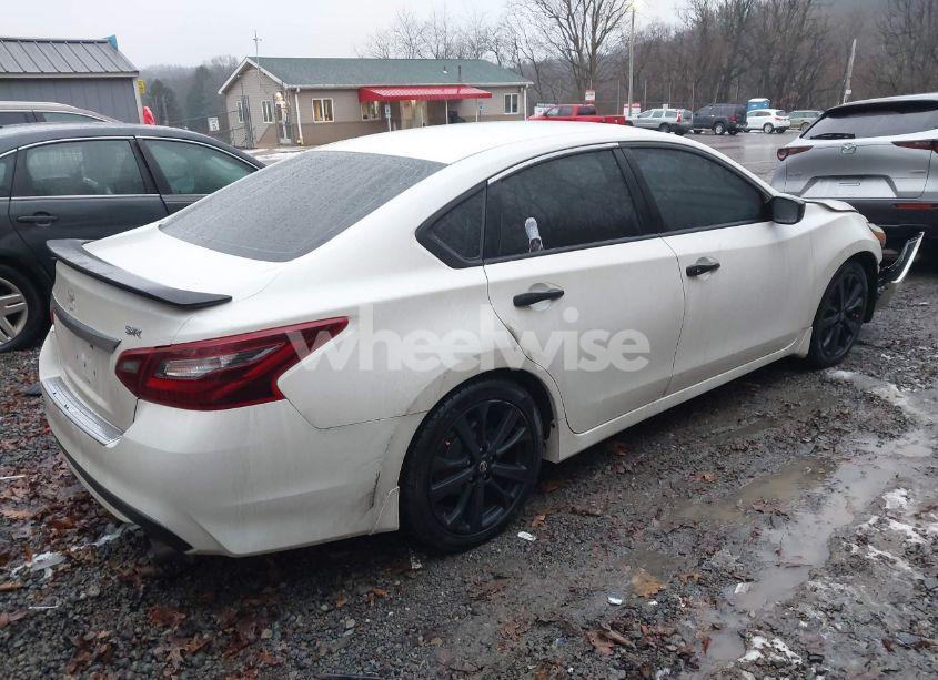 Photo 4 of 2017 Nissan Altima 2.5 SR (VIN 1N4AL3AP4HC259888)