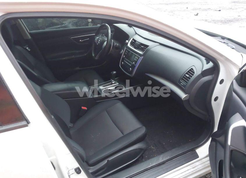 Photo 5 of 2017 Nissan Altima 2.5 SR (VIN 1N4AL3AP4HC259888)