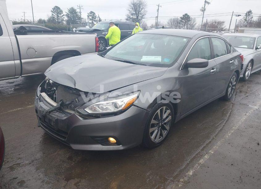 Photo 2 of 2017 Nissan Altima 2.5 SV (VIN 1N4AL3AP4HC260734)
