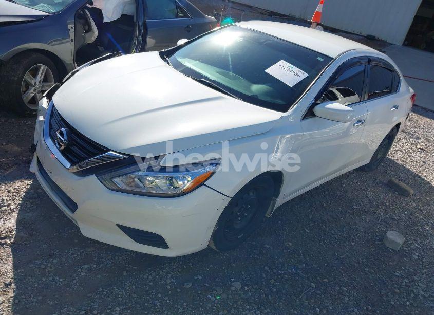 Photo 2 of 2017 Nissan Altima 2.5 S (VIN 1N4AL3AP4HC267702)