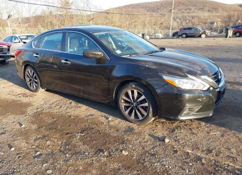 2017 Nissan Altima 2.5 SV (VIN 1N4AL3AP4HC270857) main photo