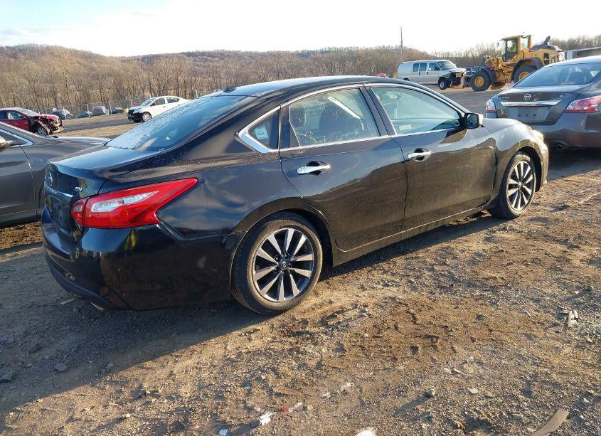 Photo 4 of 2017 Nissan Altima 2.5 SV (VIN 1N4AL3AP4HC270857)