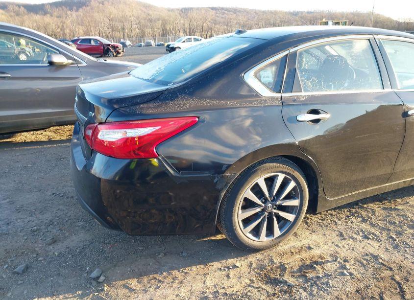 Photo 6 of 2017 Nissan Altima 2.5 SV (VIN 1N4AL3AP4HC270857)