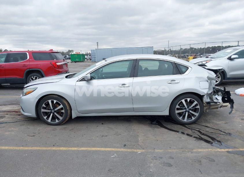 Photo 14 of 2017 Nissan Altima 2.5 SR (VIN 1N4AL3AP4HC272947)