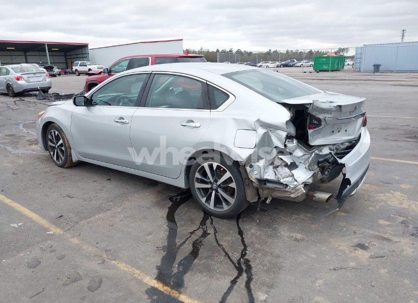 Photo 3 of 2017 Nissan Altima 2.5 SR (VIN 1N4AL3AP4HC272947)