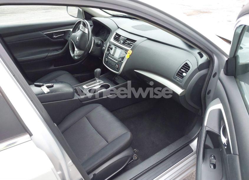 Photo 5 of 2017 Nissan Altima 2.5 SR (VIN 1N4AL3AP4HC272947)