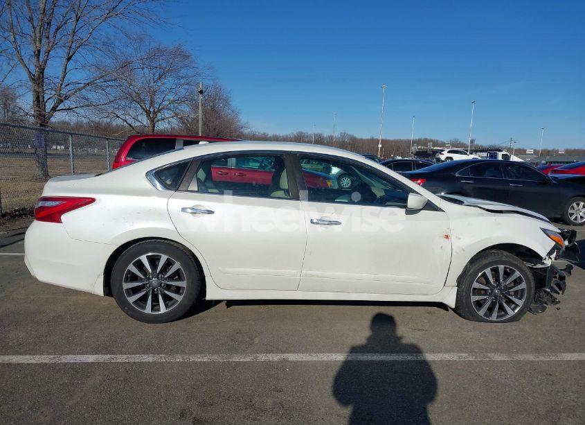 Photo 13 of 2017 Nissan Altima 2.5 SV (VIN 1N4AL3AP4HC280837)