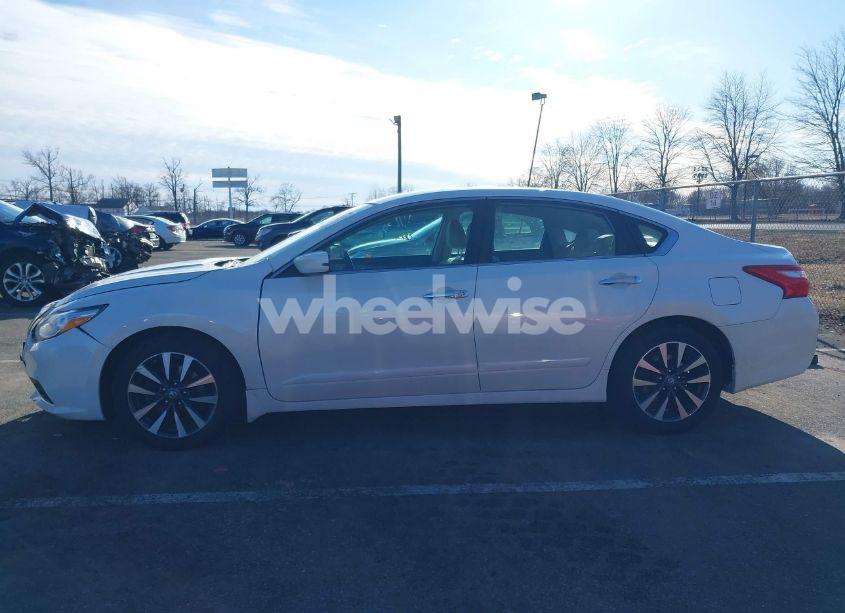 Photo 14 of 2017 Nissan Altima 2.5 SV (VIN 1N4AL3AP4HC280837)