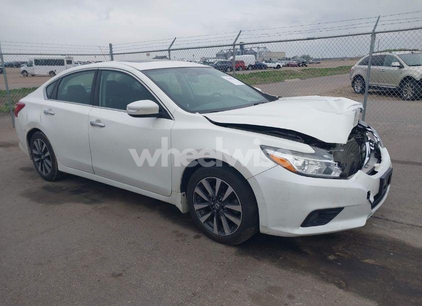2017 Nissan Altima 2.5 SV (VIN 1N4AL3AP4HC284130) main photo