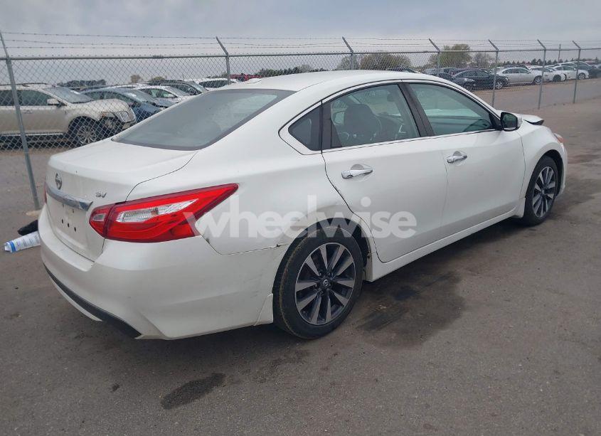 Photo 4 of 2017 Nissan Altima 2.5 SV (VIN 1N4AL3AP4HC284130)