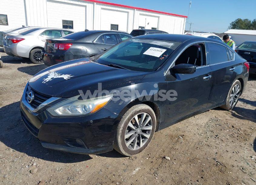 Photo 2 of 2017 Nissan Altima 2.5 SV (VIN 1N4AL3AP4HC293538)