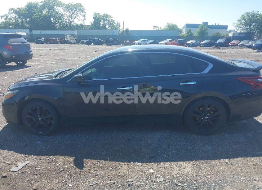 Photo 14 of 2017 Nissan Altima 2.5 SR (VIN 1N4AL3AP4HC472713)