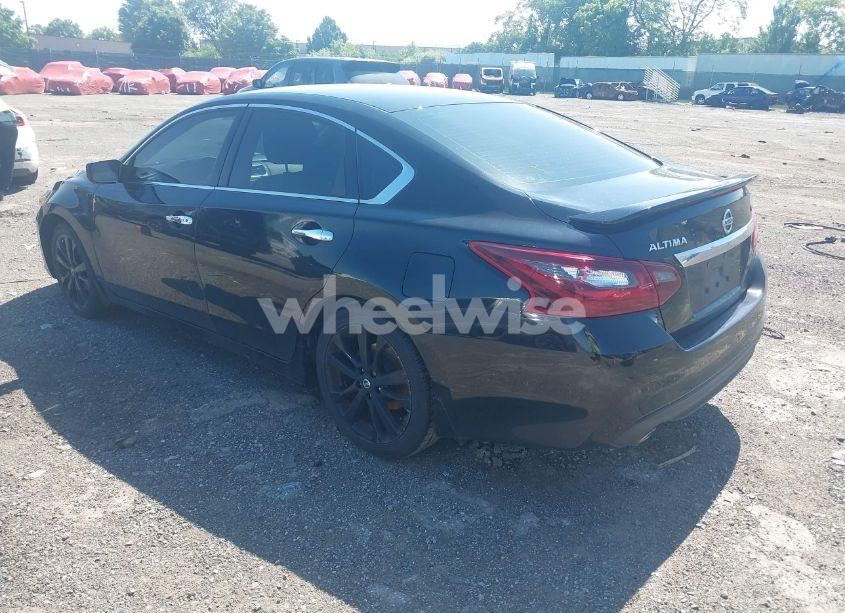 Photo 3 of 2017 Nissan Altima 2.5 SR (VIN 1N4AL3AP4HC472713)