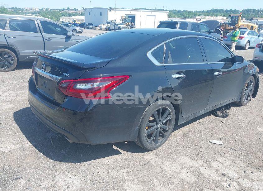 Photo 4 of 2017 Nissan Altima 2.5 SR (VIN 1N4AL3AP4HC472713)
