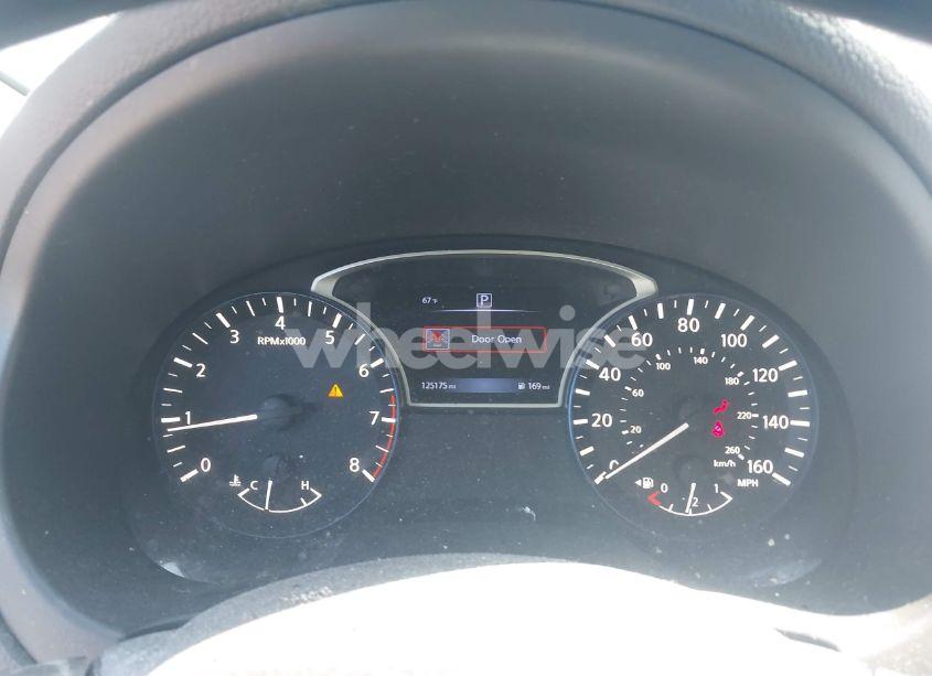 Photo 7 of 2017 Nissan Altima 2.5 SR (VIN 1N4AL3AP4HC472713)