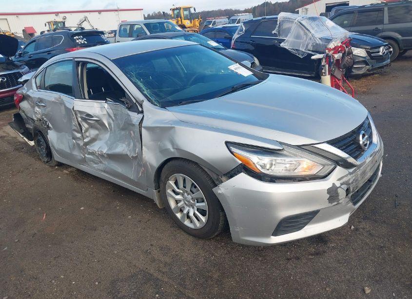 2017 Nissan Altima 2.5 S (VIN 1N4AL3AP4HC472775) main photo