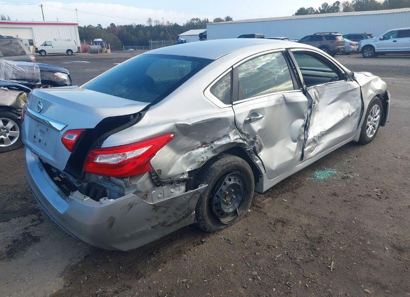 Photo 4 of 2017 Nissan Altima 2.5 S (VIN 1N4AL3AP4HC472775)