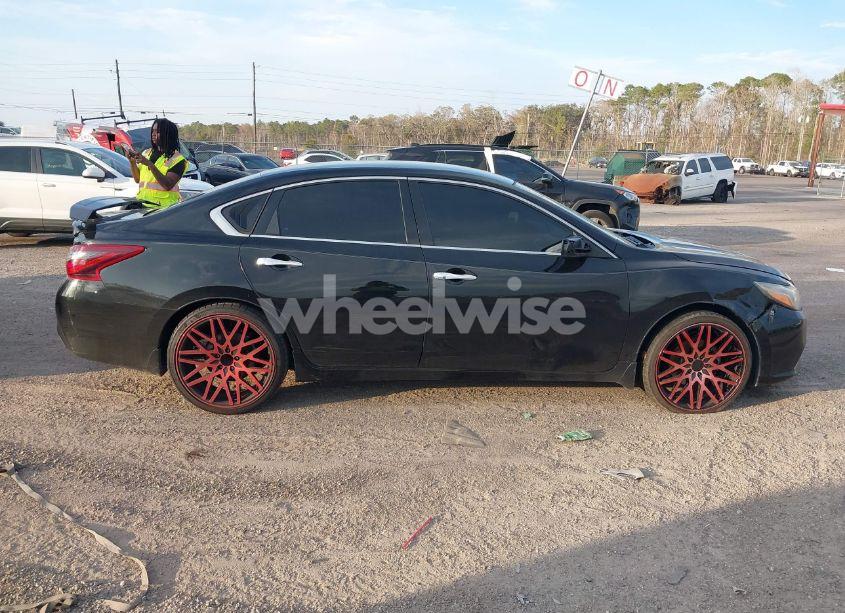 Photo 13 of 2017 Nissan Altima 2.5 SR (VIN 1N4AL3AP4HC485087)