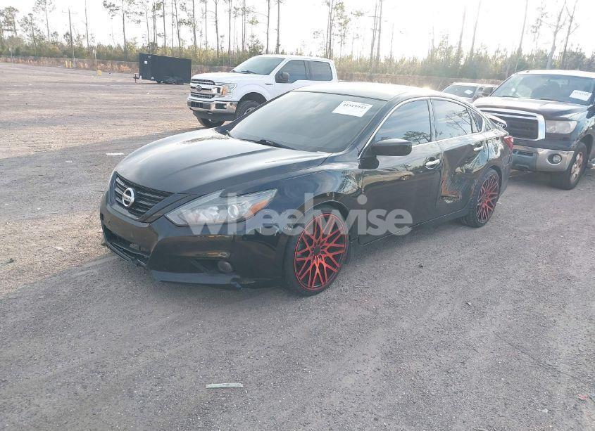 Photo 2 of 2017 Nissan Altima 2.5 SR (VIN 1N4AL3AP4HC485087)