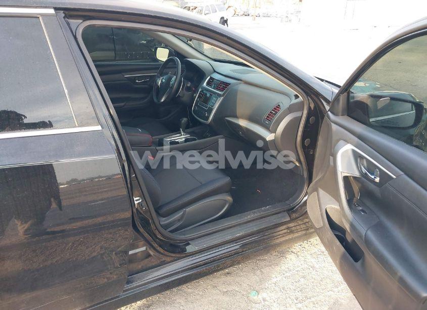 Photo 5 of 2017 Nissan Altima 2.5 SR (VIN 1N4AL3AP4HC485087)