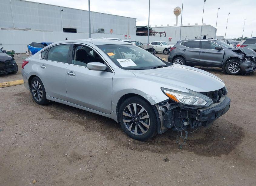 2017 Nissan Altima 2.5 SV (VIN 1N4AL3AP4HC487857) main photo