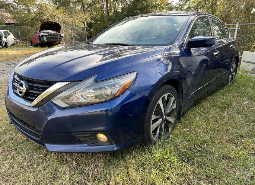 Photo 2 of 2017 Nissan Altima 2.5 SR (VIN 1N4AL3AP4HN305191)