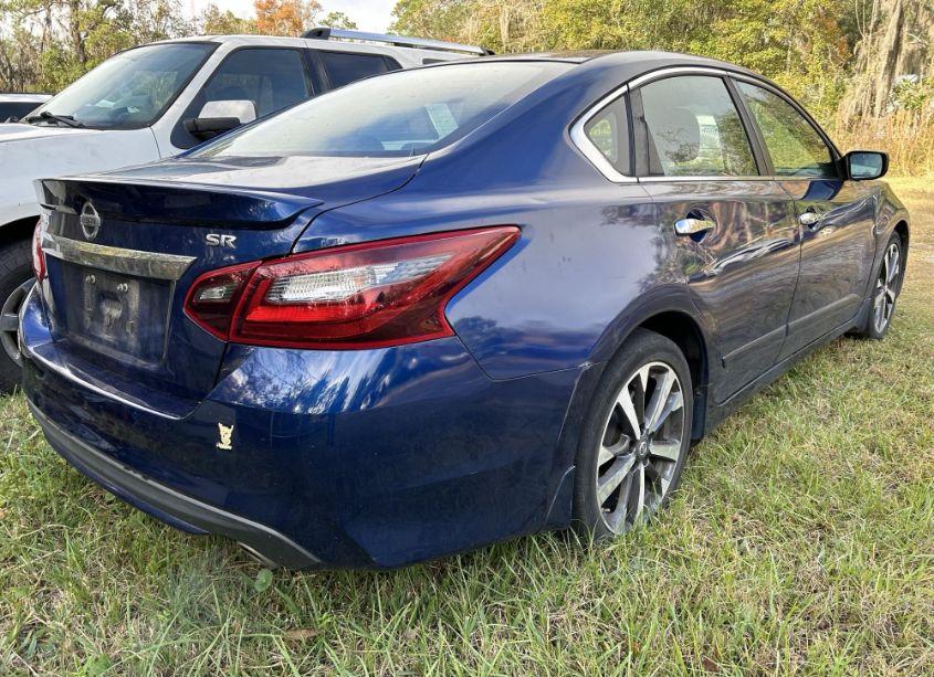 Photo 4 of 2017 Nissan Altima 2.5 SR (VIN 1N4AL3AP4HN305191)