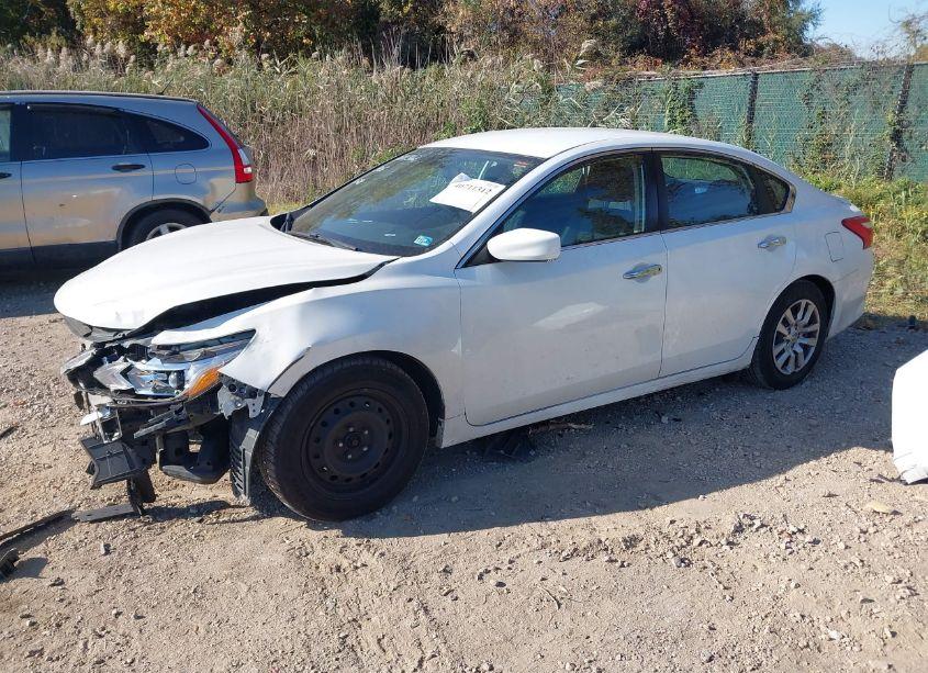 Photo 2 of 2017 Nissan Altima 2.5 S (VIN 1N4AL3AP4HN315719)