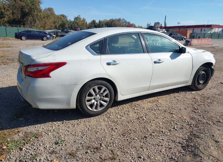 Photo 4 of 2017 Nissan Altima 2.5 S (VIN 1N4AL3AP4HN315719)