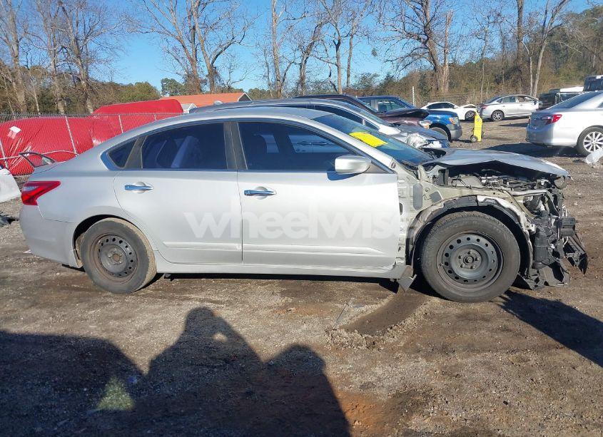 Photo 14 of 2017 Nissan Altima (VIN 1N4AL3AP4HN320984)