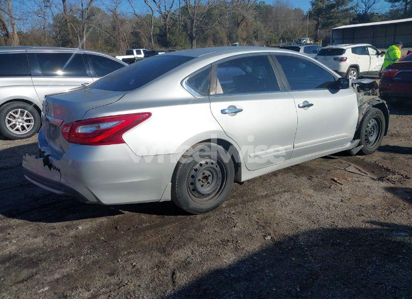 Photo 4 of 2017 Nissan Altima (VIN 1N4AL3AP4HN320984)