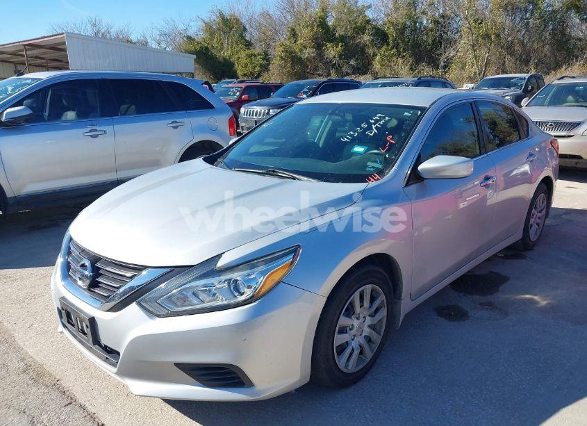 Photo 2 of 2017 Nissan Altima 2.5 S (VIN 1N4AL3AP4HN328874)