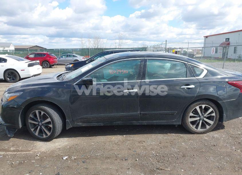 Photo 14 of 2017 Nissan Altima 2.5 SR (VIN 1N4AL3AP4HN331127)