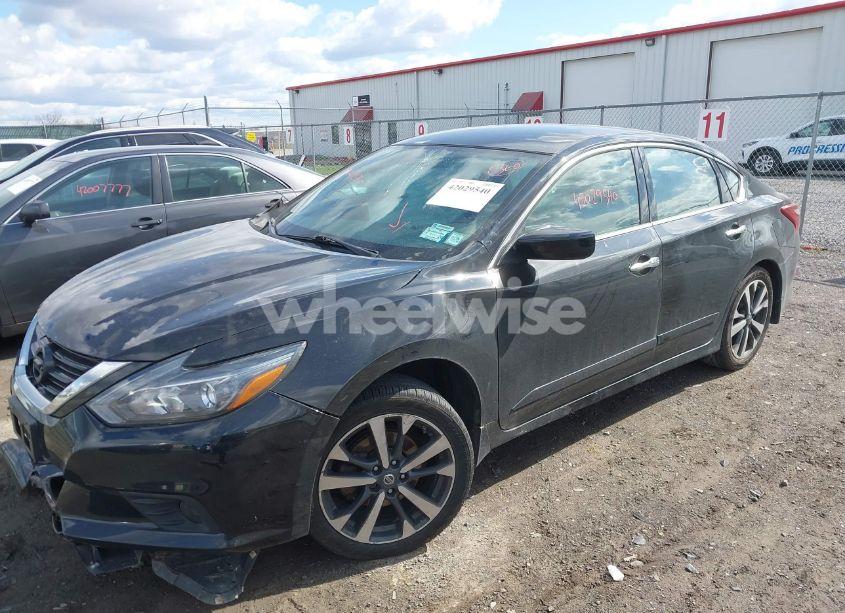 Photo 2 of 2017 Nissan Altima 2.5 SR (VIN 1N4AL3AP4HN331127)