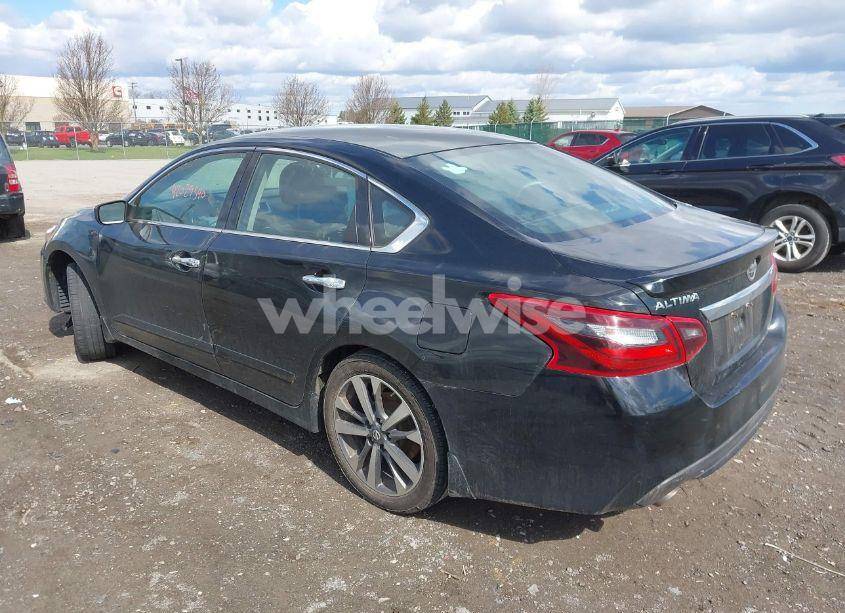 Photo 3 of 2017 Nissan Altima 2.5 SR (VIN 1N4AL3AP4HN331127)