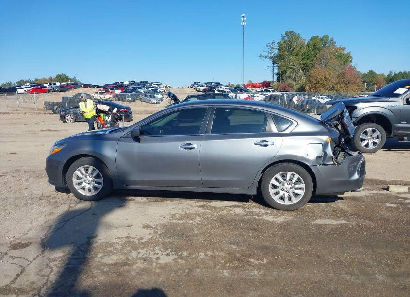 Photo 14 of 2017 Nissan Altima 2.5 S (VIN 1N4AL3AP4HN337932)