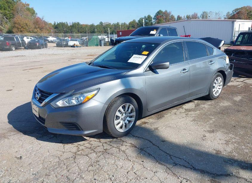 Photo 2 of 2017 Nissan Altima 2.5 S (VIN 1N4AL3AP4HN337932)