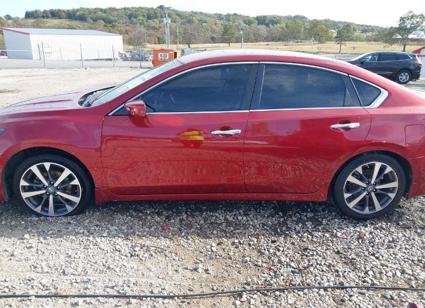 Photo 14 of 2017 Nissan Altima 2.5 SR (VIN 1N4AL3AP4HN341124)