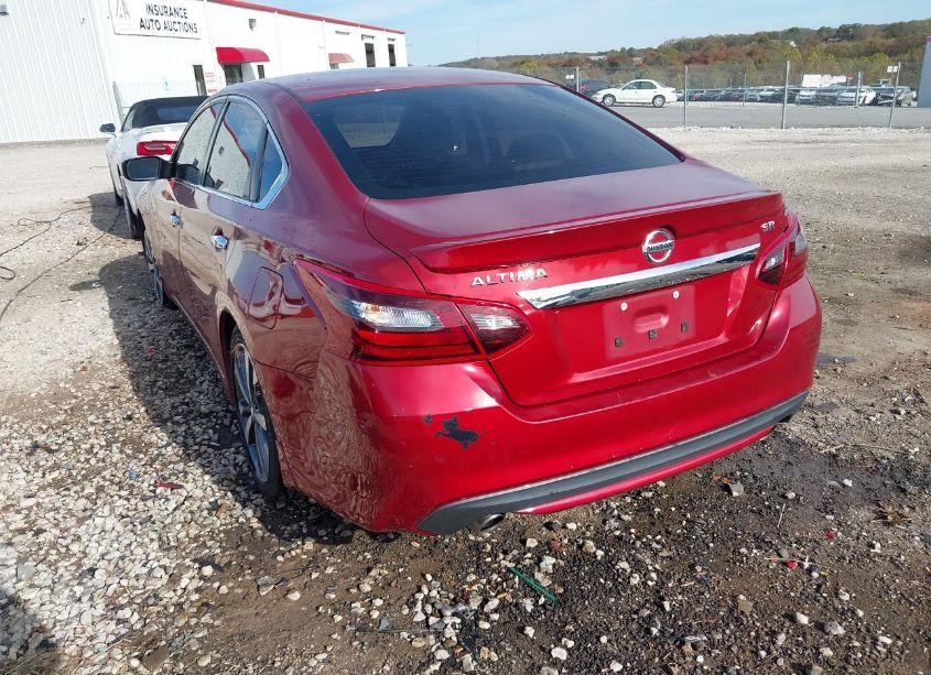 Photo 3 of 2017 Nissan Altima 2.5 SR (VIN 1N4AL3AP4HN341124)